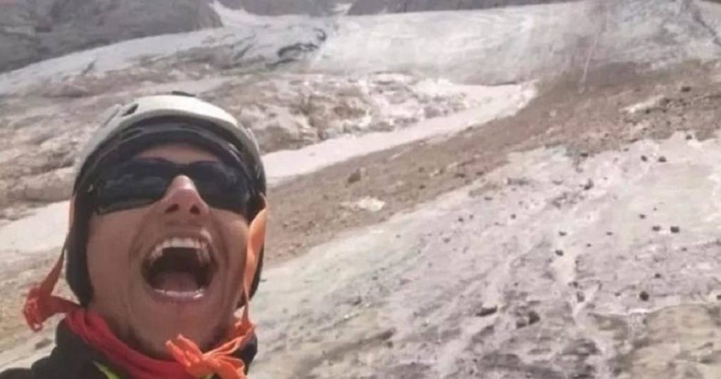 Filippo (28) A few minutes after taking a delightful selfie buried under an avalanche when breaking ice in Italy |  Abroad