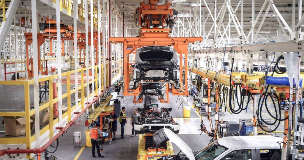 Ford to cut 8,000 jobs in US |  Car