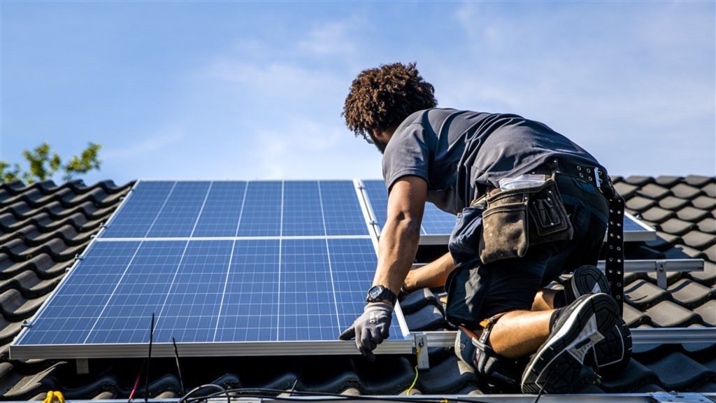 Hacker managed to sabotage tens of thousands of solar panels by lying password