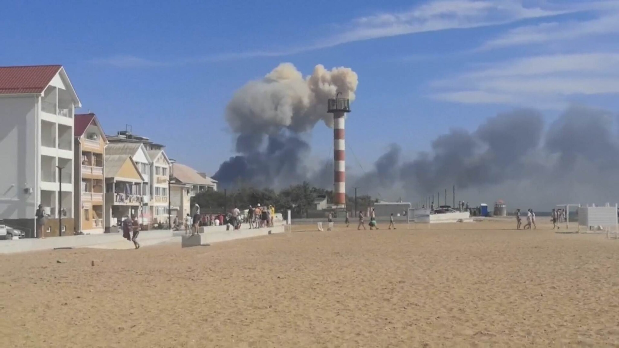 Explosions at a Russian air base in Crimea, a possible attack from Ukraine