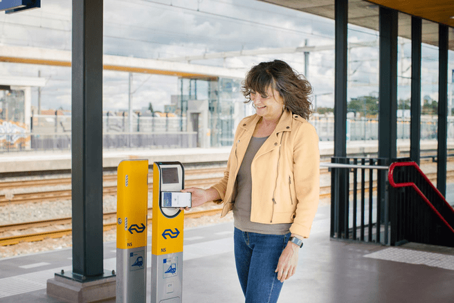 NS Contactless bank card check-in