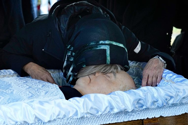 Irina Verganskaya, Gorbachev's daughter, bowed to him for the last time on Saturday.  AFP photo