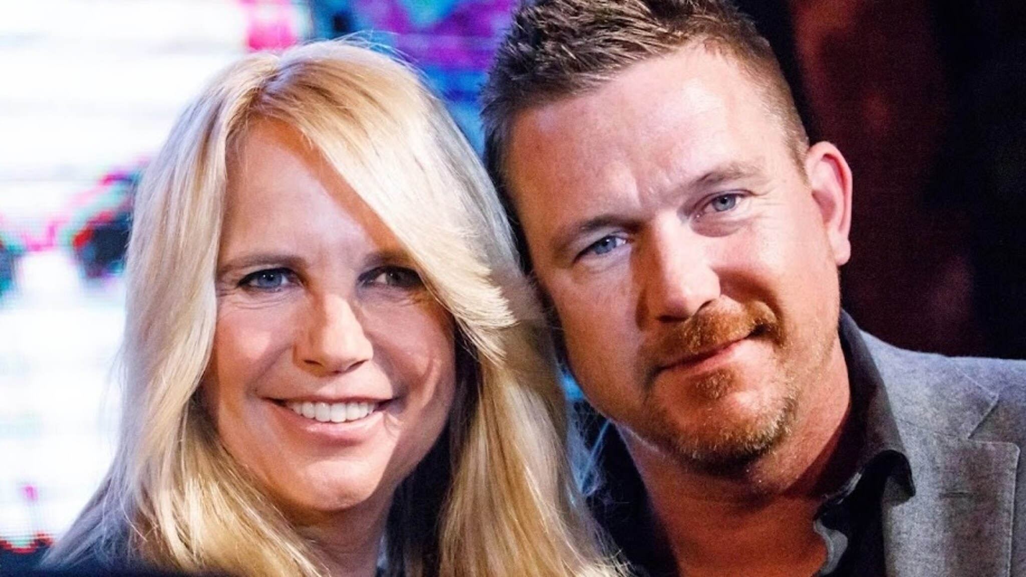 Linda de Mol has an affair with Johnny: 'He's literally being held hostage'