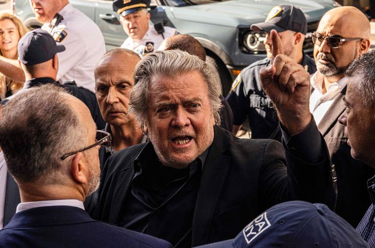 Steve Bannon, a former political advisor to Donald Trump, arrives in a New York court where he is on trial for embezzlement.  Photo by Alex Kent/AFP