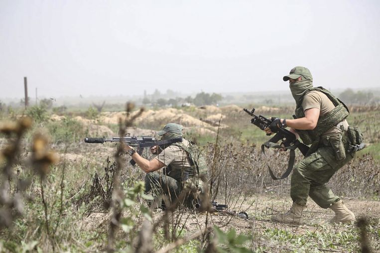 Photo on a flyer for the Russian Defense Ministry.  The Russian army is in dire need of more soldiers.  ANP/EPA photo