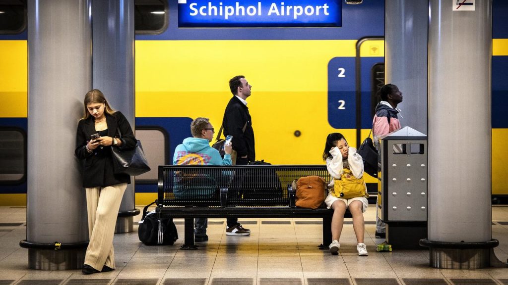 Train strike causes confusion and frustration among tourists in Schiphol |  Currently