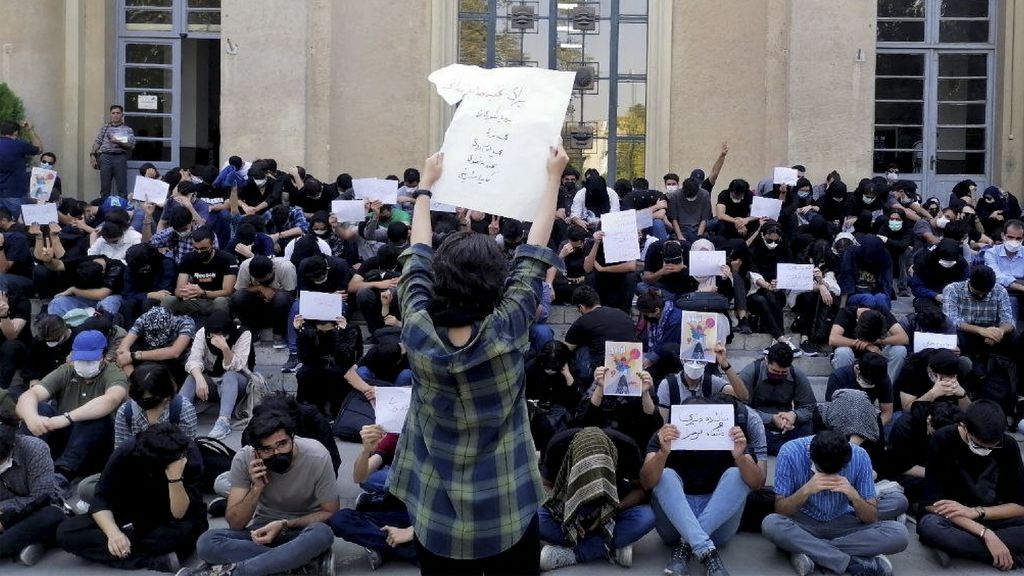 Protesters in Iran hope this is the beginning of the end