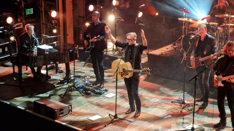 Guus Meeuwis at Webster Hall (Photo: Noël van Hooft)