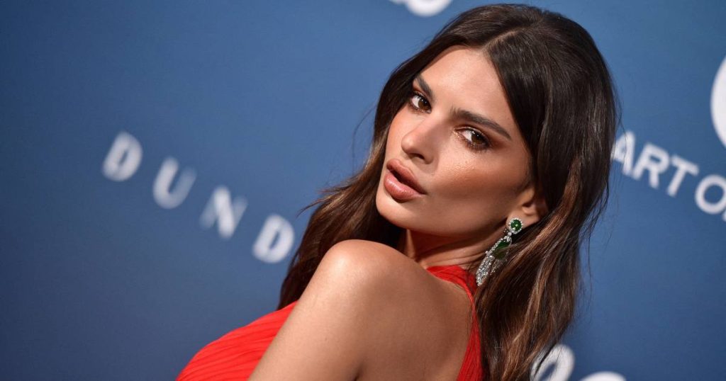 Do Emily Ratajkowski's sexy photos contribute to the problem she's treating herself?  "This is how the world works" |  show