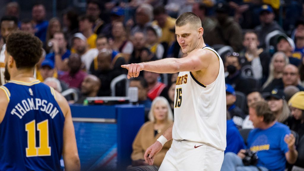 Nikola Jokic swings across the late courts to seal victory for the Nuggets over the Warriors