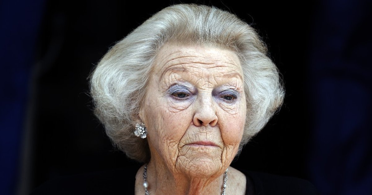 Twenty years after Clause’s death: Beatrix more isolated than ever…