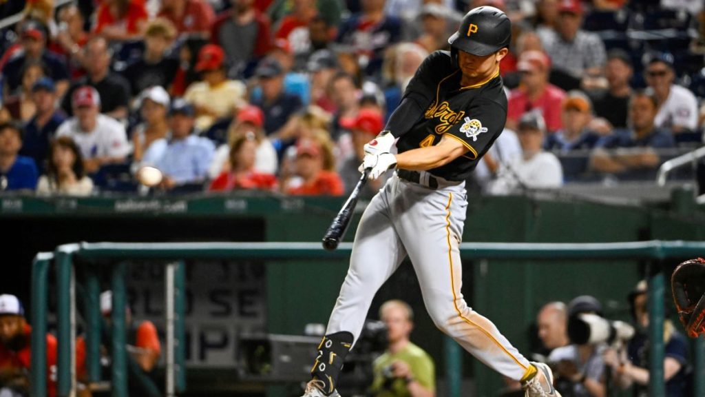 Red Sox acquire a versatile player in trade with the Pirates