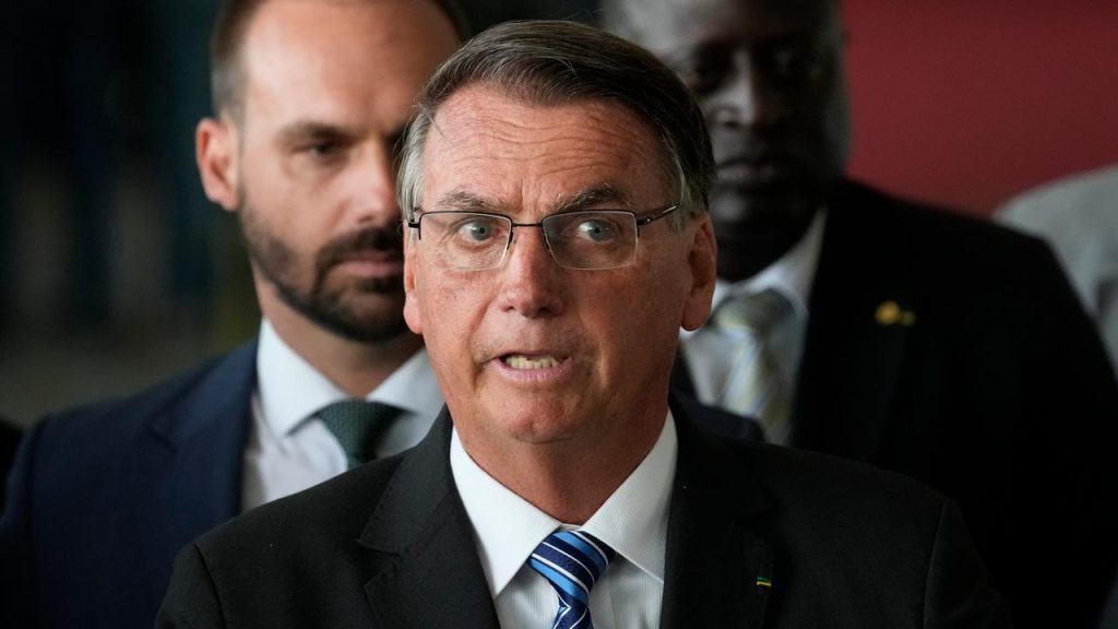 Bolsonaro breaks the silence and succumbs to defeat in the Brazilian elections |  Currently