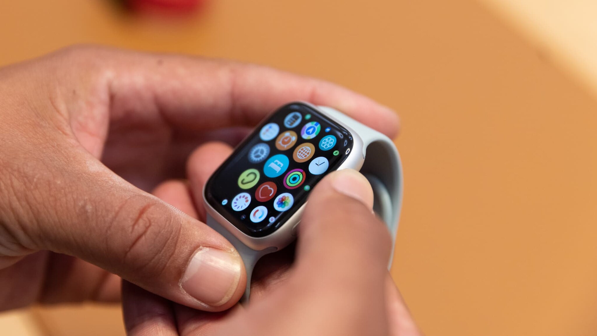 Apple sues: 'Apple Watch doesn't scale well with darker skin tones'