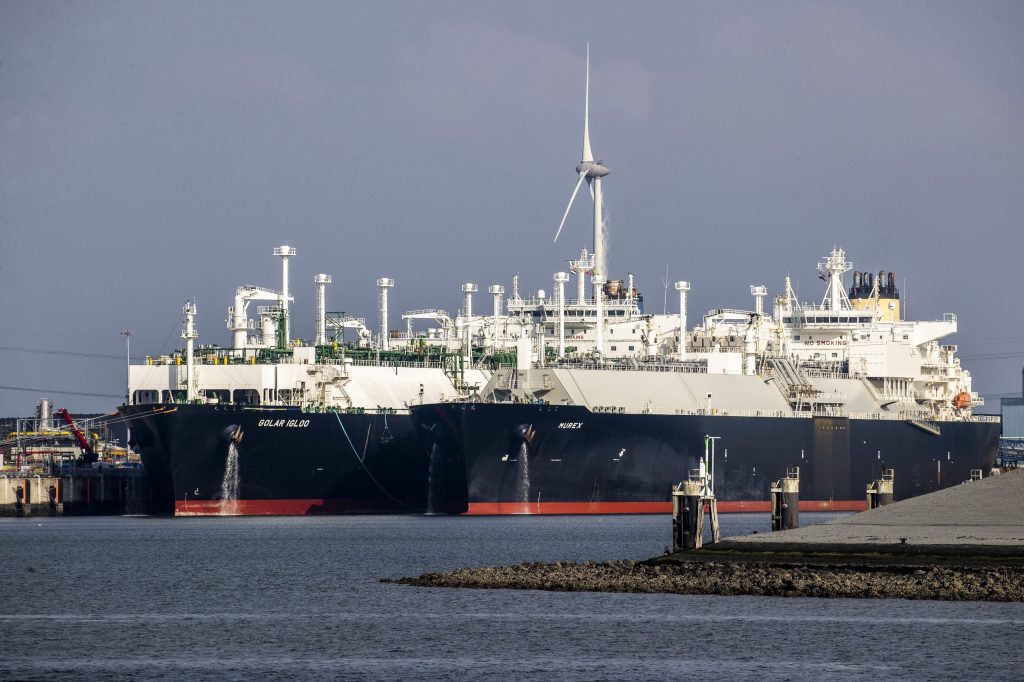 Germany closes mega deal for US LNG