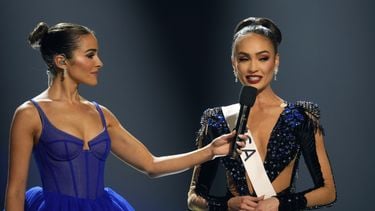 R'Bonney Gabriel, Miss Universe, America, USA, Olivia Culpo, Texas, stage