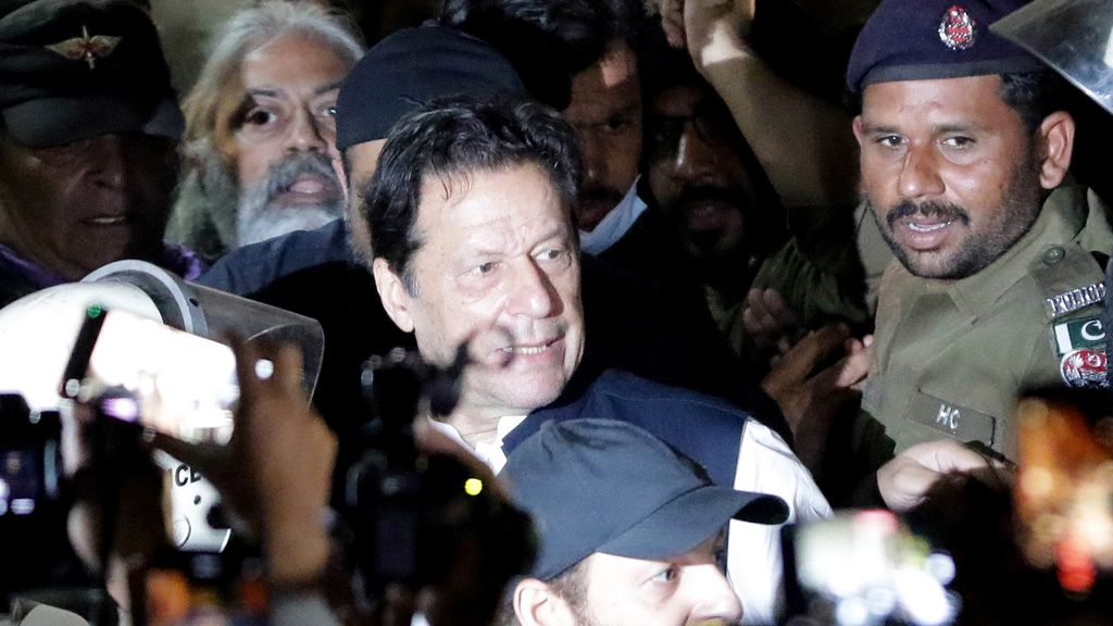 The former Pakistani prime minister wants to stand trial after all