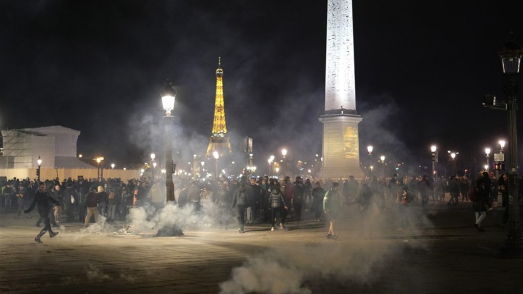 Riots in French cities after payment of pension plans