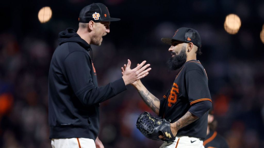 Sergio Romo casts his show one last time, and gets a curtain call amidst the final exit