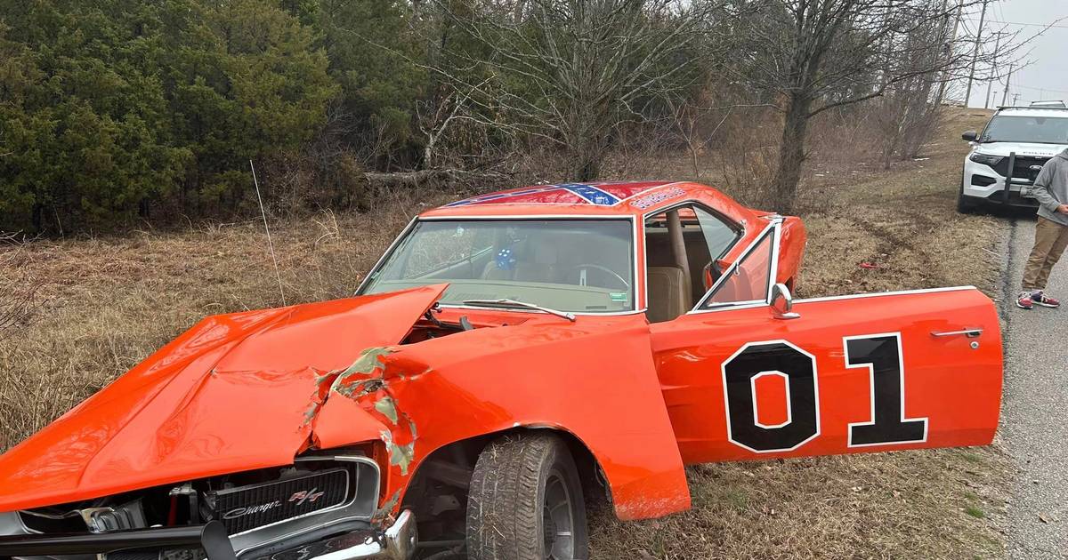 TV series The Dukes of Hazzard car crashes in the US |  car
