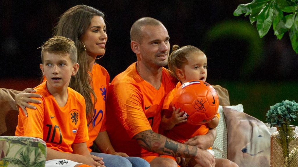 Wesley Sneijder is not dating in hopes of reuniting with Yolanthe Cabau |  Backbite