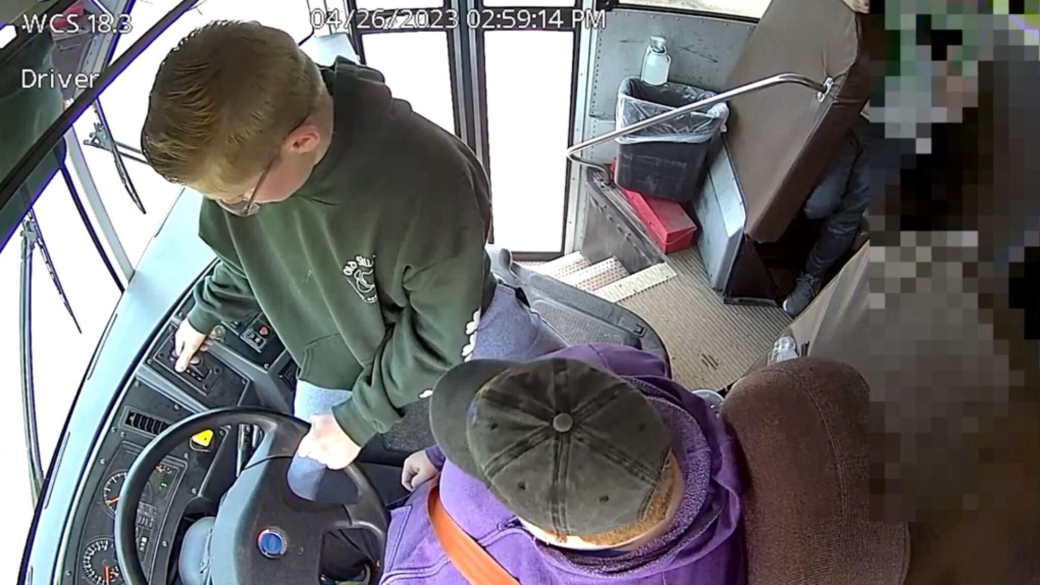 A boy in the US (13 years old) takes over as a bus driver who has become unwell