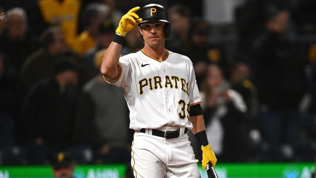 Pirates' Drew Maggi makes 'amazing' MLB debut at age 33