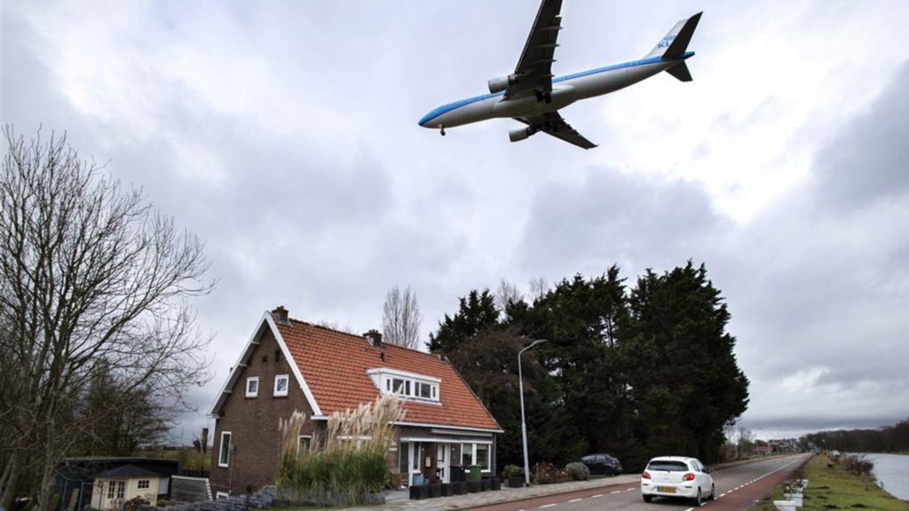 Thousands of residents who live near Schiphol receive noise compensation