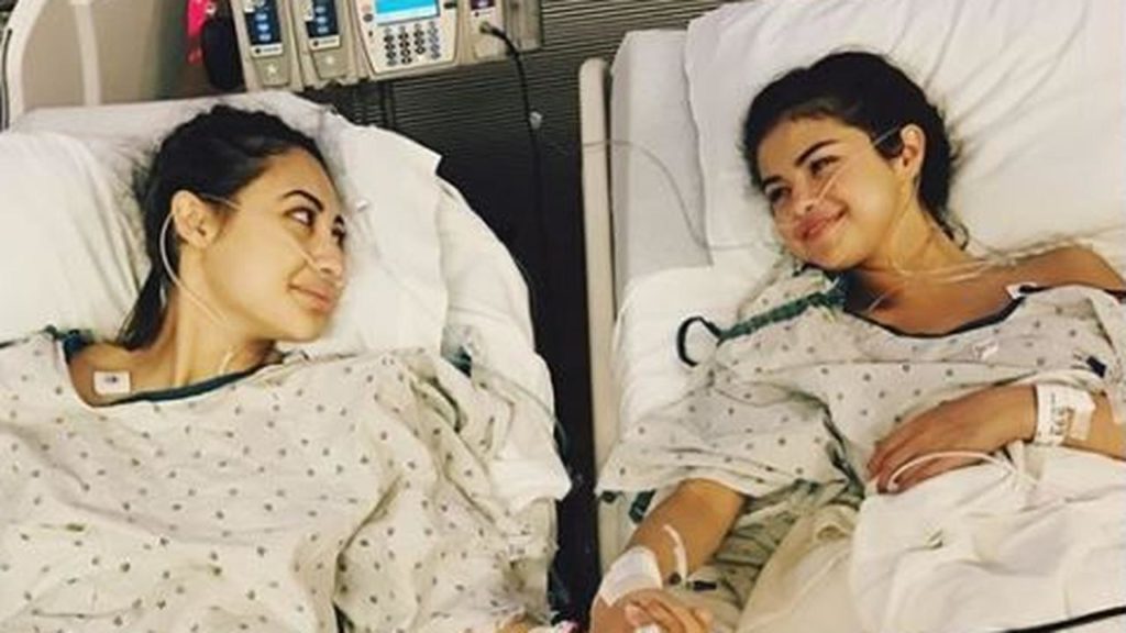 Selena Gomez and her kidney donor quarrel: What's going on?  |  Backbite