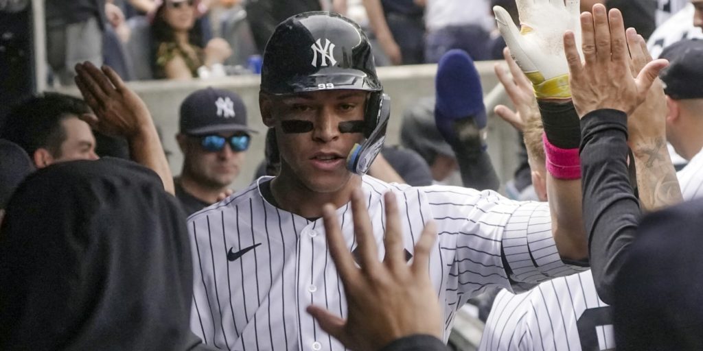 Aaron Judge homers twice as the Yankees rally against the Rays