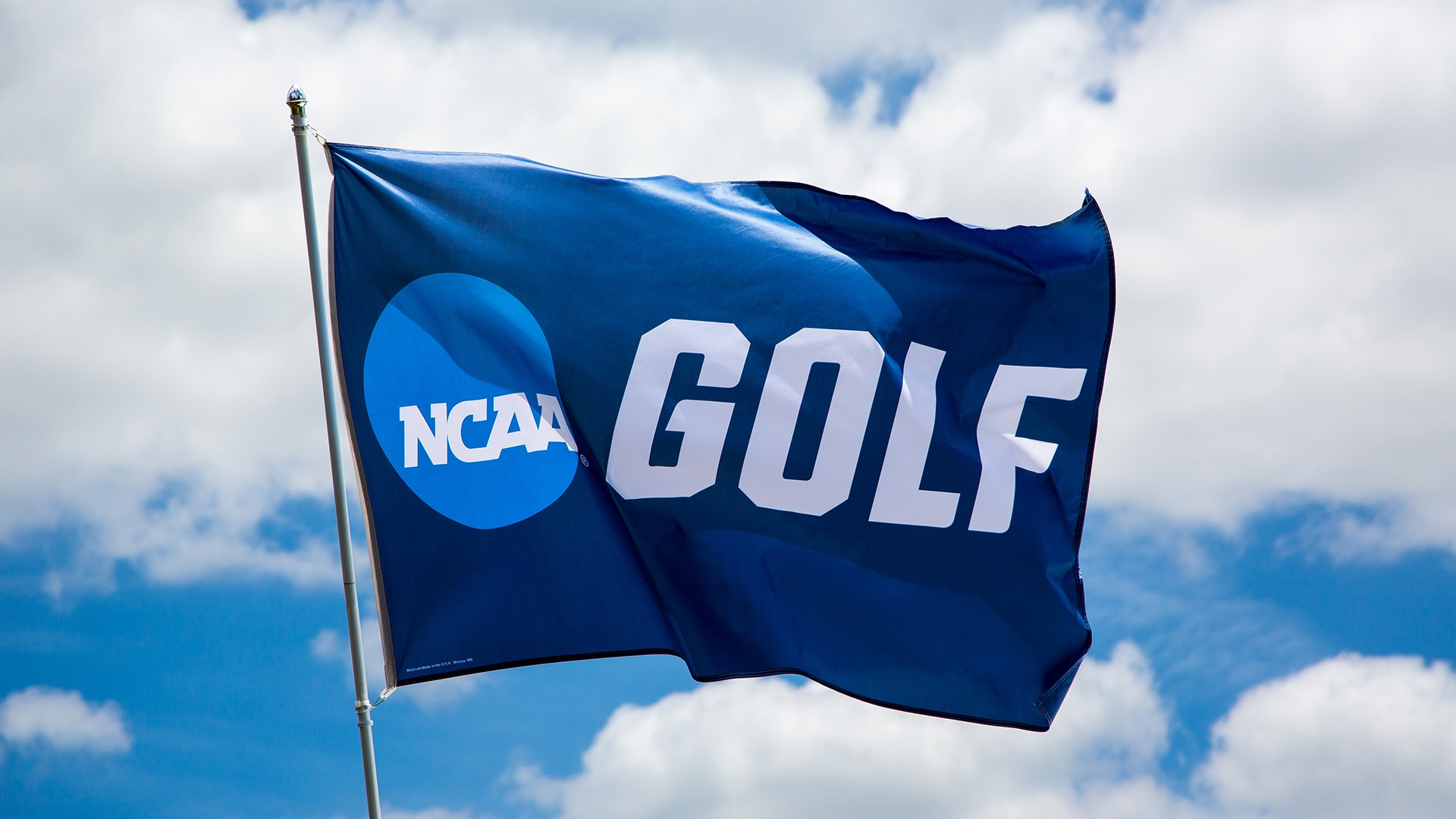 An unplayable hole leads to a third-round elimination in the NCAA D-III Women's Tournament