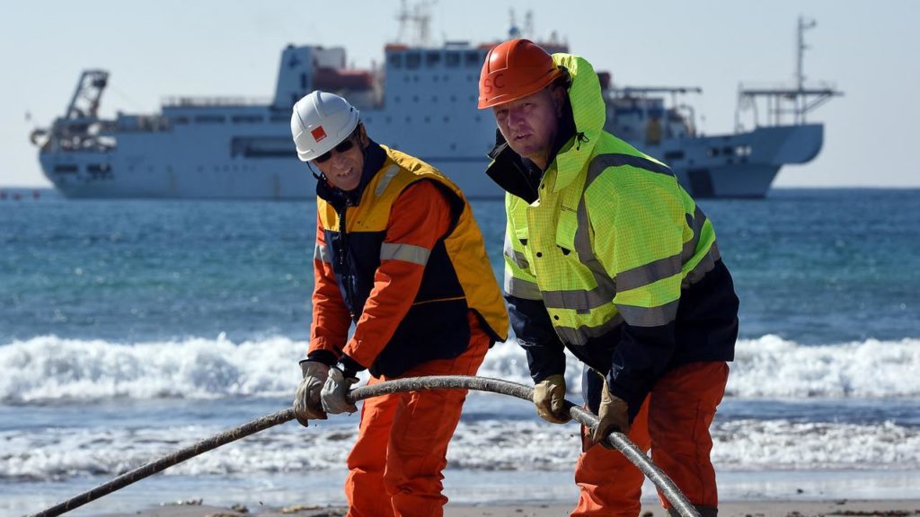 Sabotaging internet cables in the North Sea: How vulnerable are we?  |  Technique