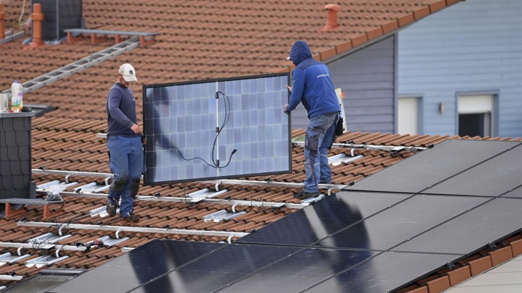 "Solar panels are safe, and installation problems often occur"