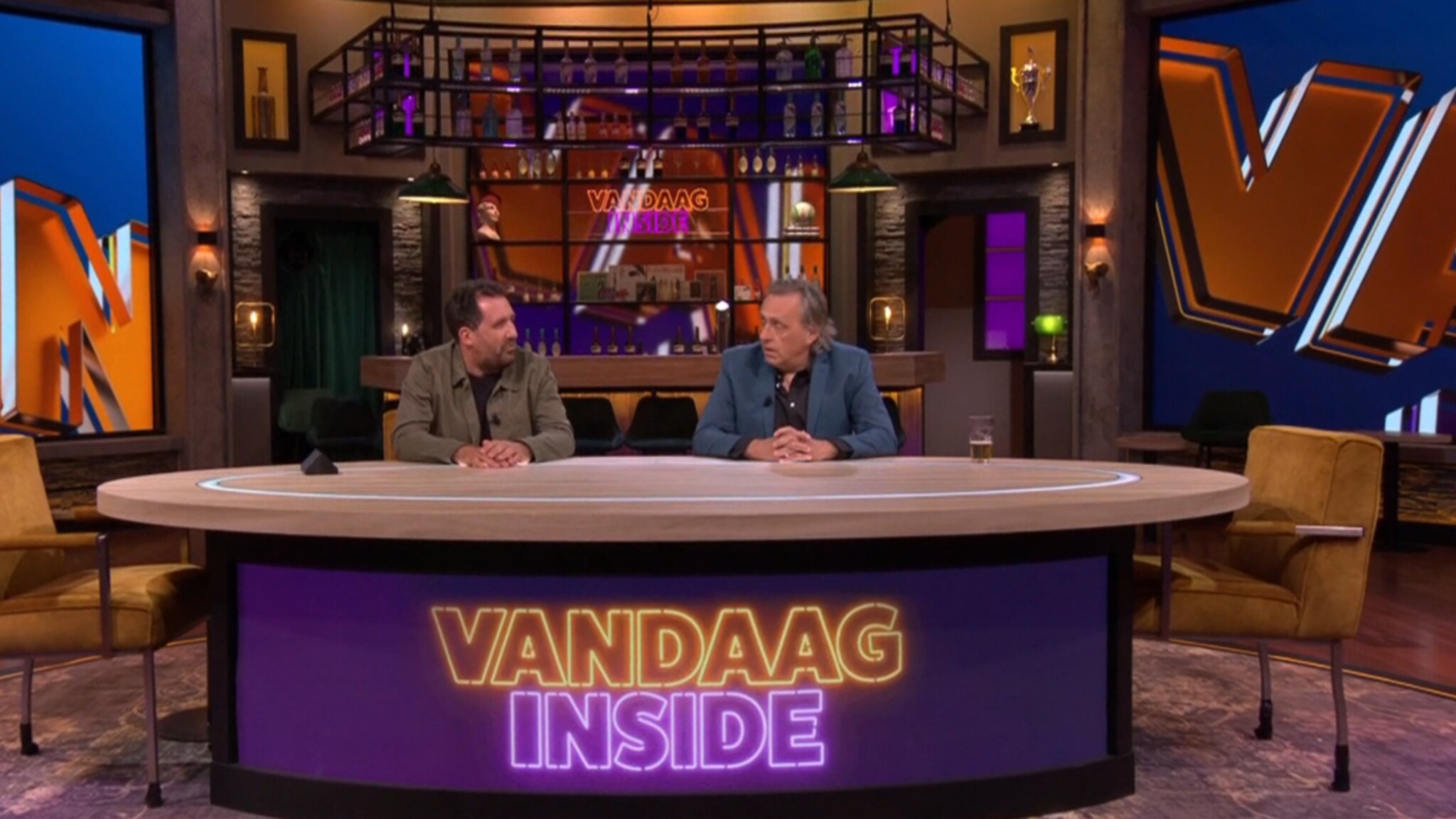 Marcel & Gijs start a new talk show in the Today Inside studio: "It still smells like Wilfred in here"