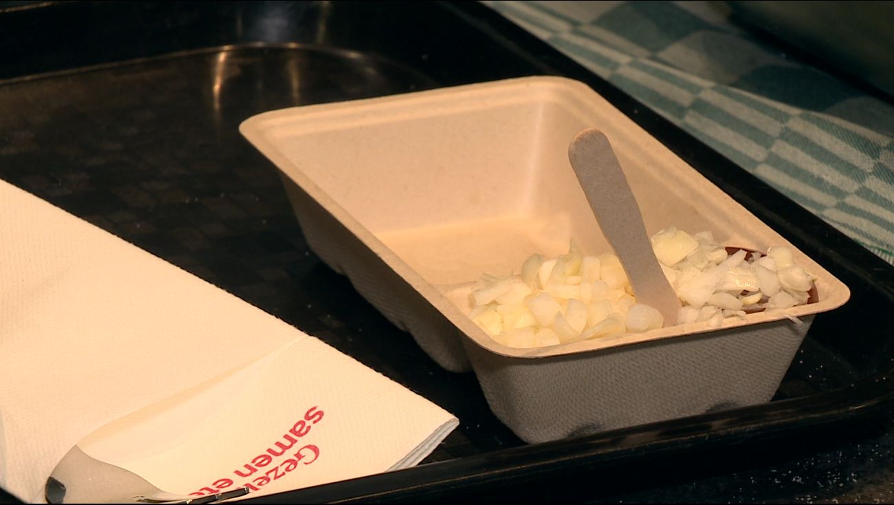 Omroep Flevoland - News - Pay extra for a plastic container with french fries