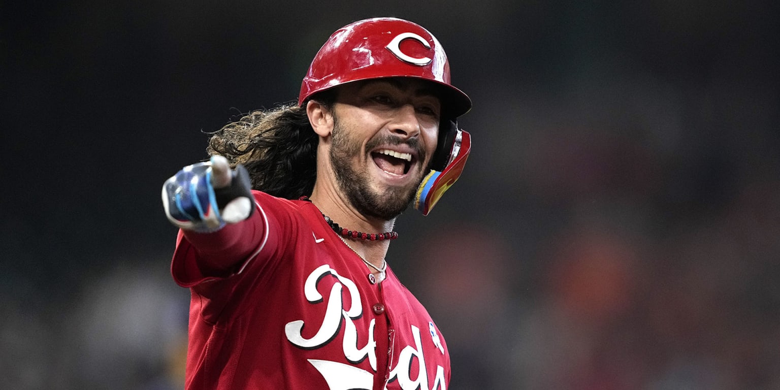 The Cincinnati Reds win their eighth straight game, sweeping the Astros