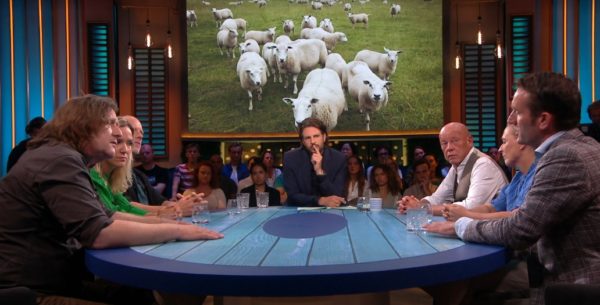 A heated debate in Renzi about the wolf between the forester and the sheep breeder