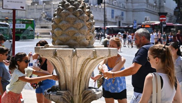 The weather code is red in fifteen Italian cities due to the extreme heat
