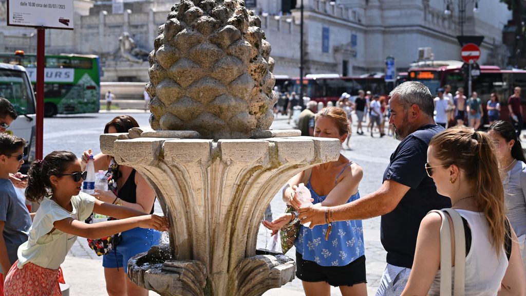 The weather code is red in fifteen Italian cities due to the extreme heat