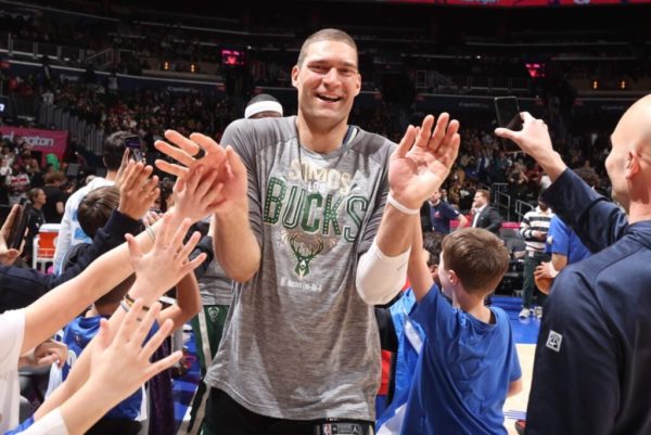 Bucks brings back Brock Lopez, keeping the four essentials for another season
