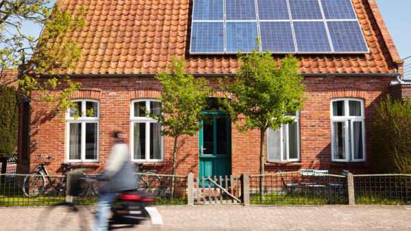 Discomfort with Variable Feed Compensation for Fixed Power Contracts |  Economy