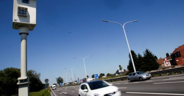 Flashed the crying motorist on the highway at nearly 400 kilometers per hour |  house