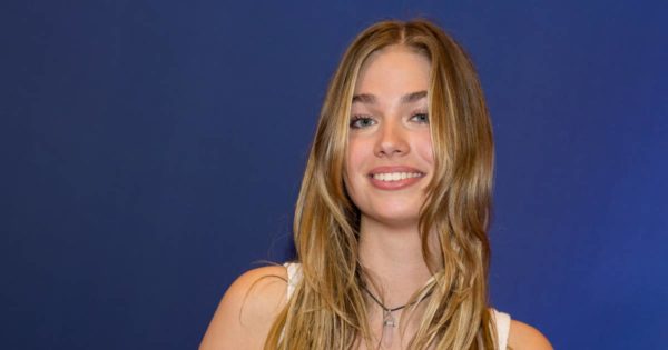 From a TikTok joke to millions of streams: Roxy (18) turned four words into a live hit |  Displays