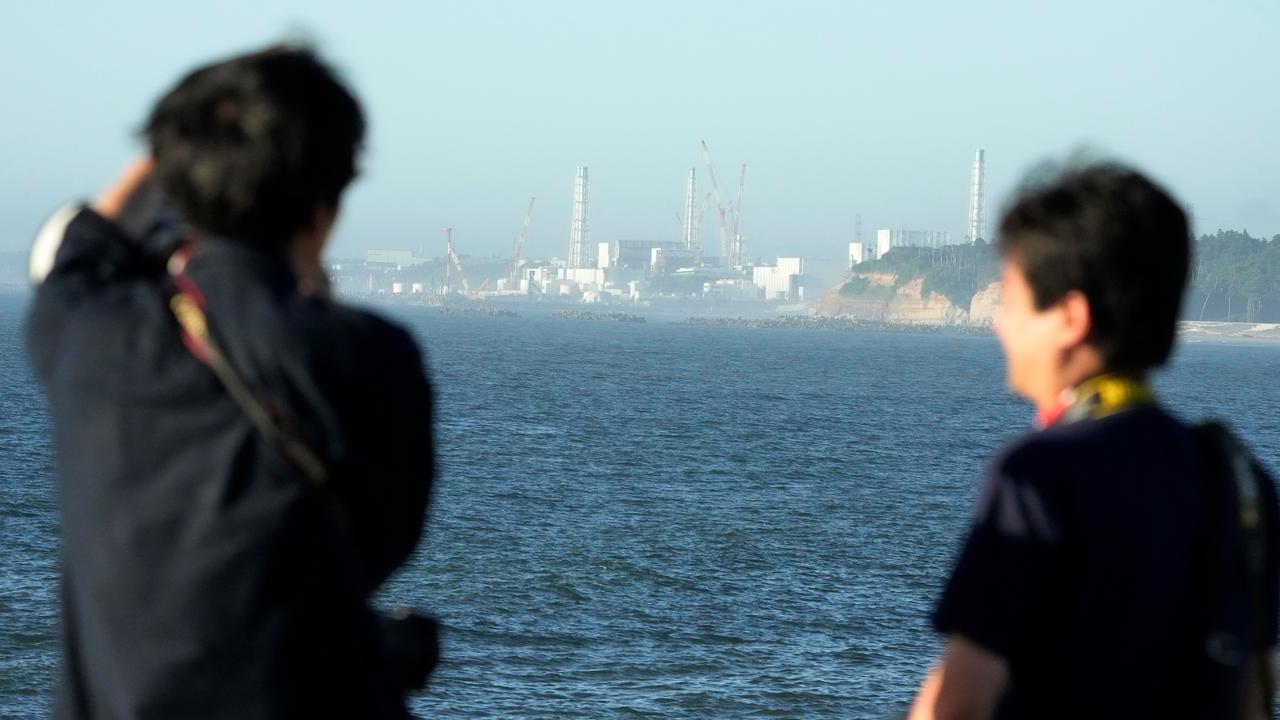 Despite the criticism, Japan began dumping waste water from nuclear power plants into the sea. |  outside