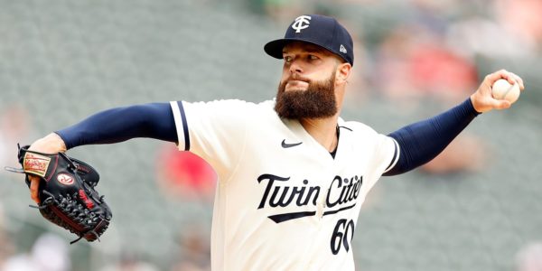 Dallas Keochel takes the perfect game to seventh against the Pirates