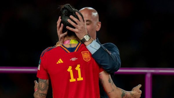 FIFA has suspended the president of the Spanish Football Federation, Luis Rubiales, over a row over his kiss with the Women’s World Cup winner.
