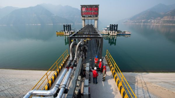 Germany fears delays at LNG terminal due to resistance from local authorities |  Economy