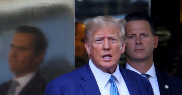 An American working group challenges Trump’s eligibility under the old constitutional article  outside