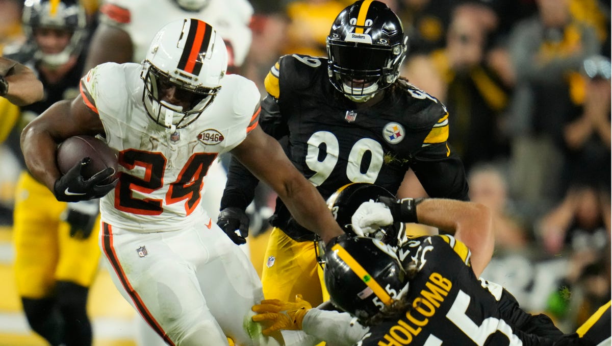 Browns RB Nick Chubb suffers a serious injury against the Steelers