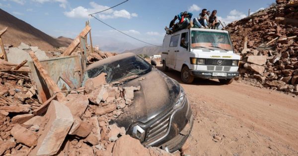 Comedian Najib Amhali: ‘Six trucks loaded with aid are on their way to Morocco’ |  Displays